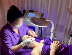 Chăm Sóc Da Phú Nhuận: Bí Quyết Sở Hữu Làn Da Không Tuổi Tại Tím Spa