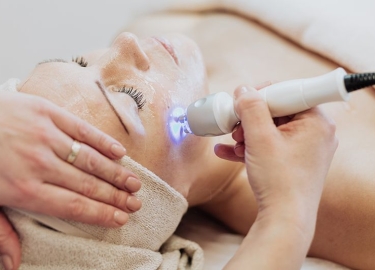 Rửa Mặt Massage Nâng Cơ